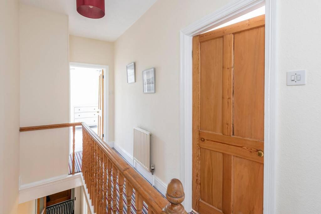 Spacious House - 2 Double Rooms - Street Parking - Garden Bath Esterno foto